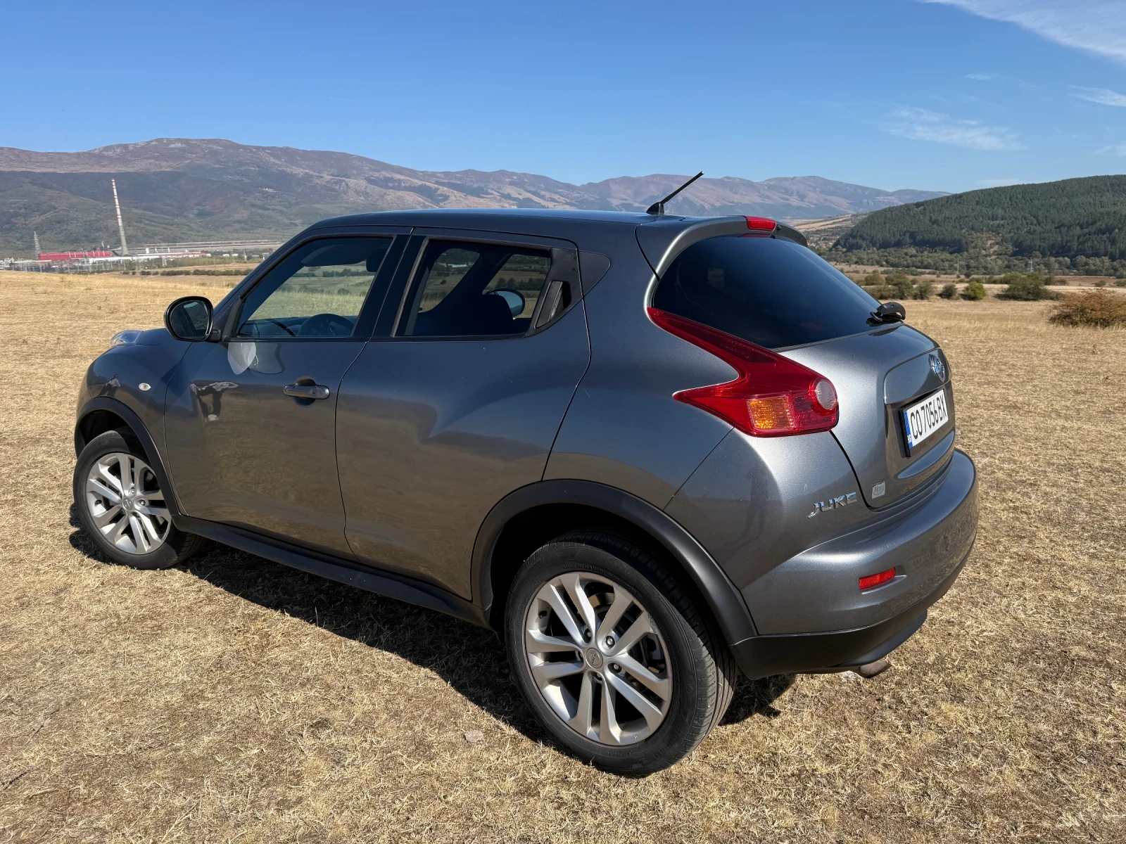 Nissan Juke 1.6, снимка 4 - Автомобили и джипове - 56373950