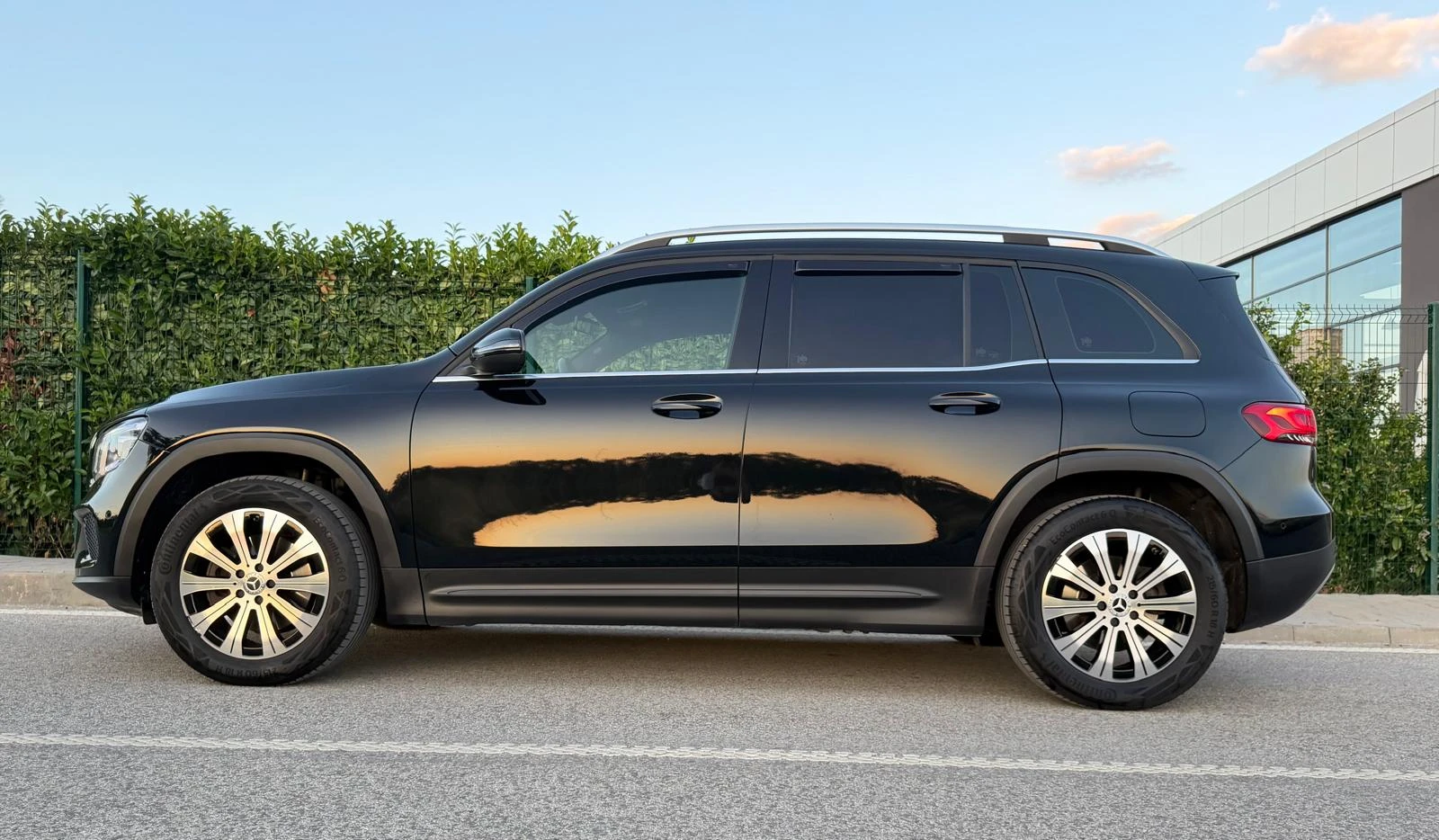 Mercedes-Benz GLB 200, снимка 2 - Автомобили и джипове - 56727658