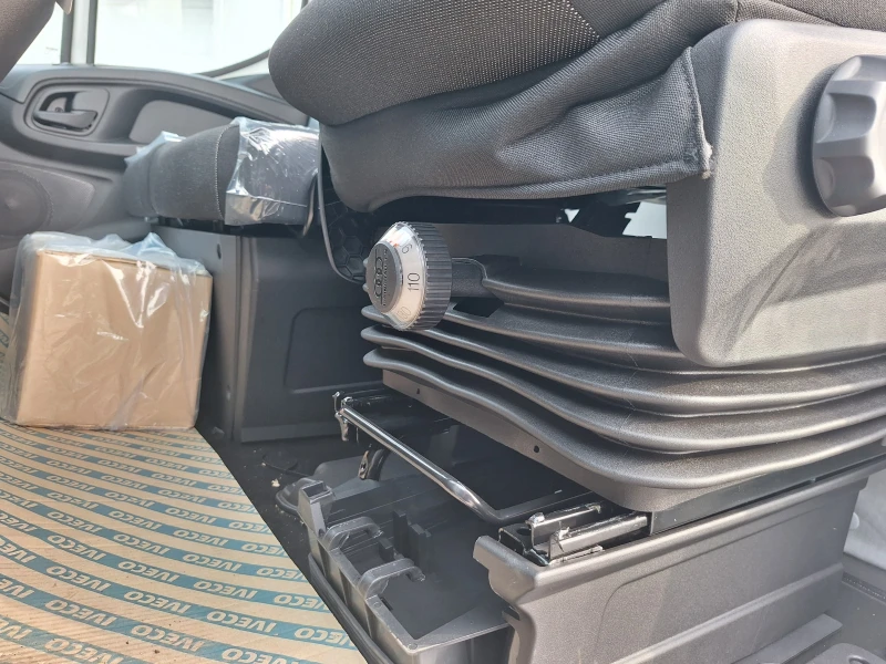 Iveco Daily 72C18   НАЛИЧЕН, снимка 8 - Бусове и автобуси - 53418957