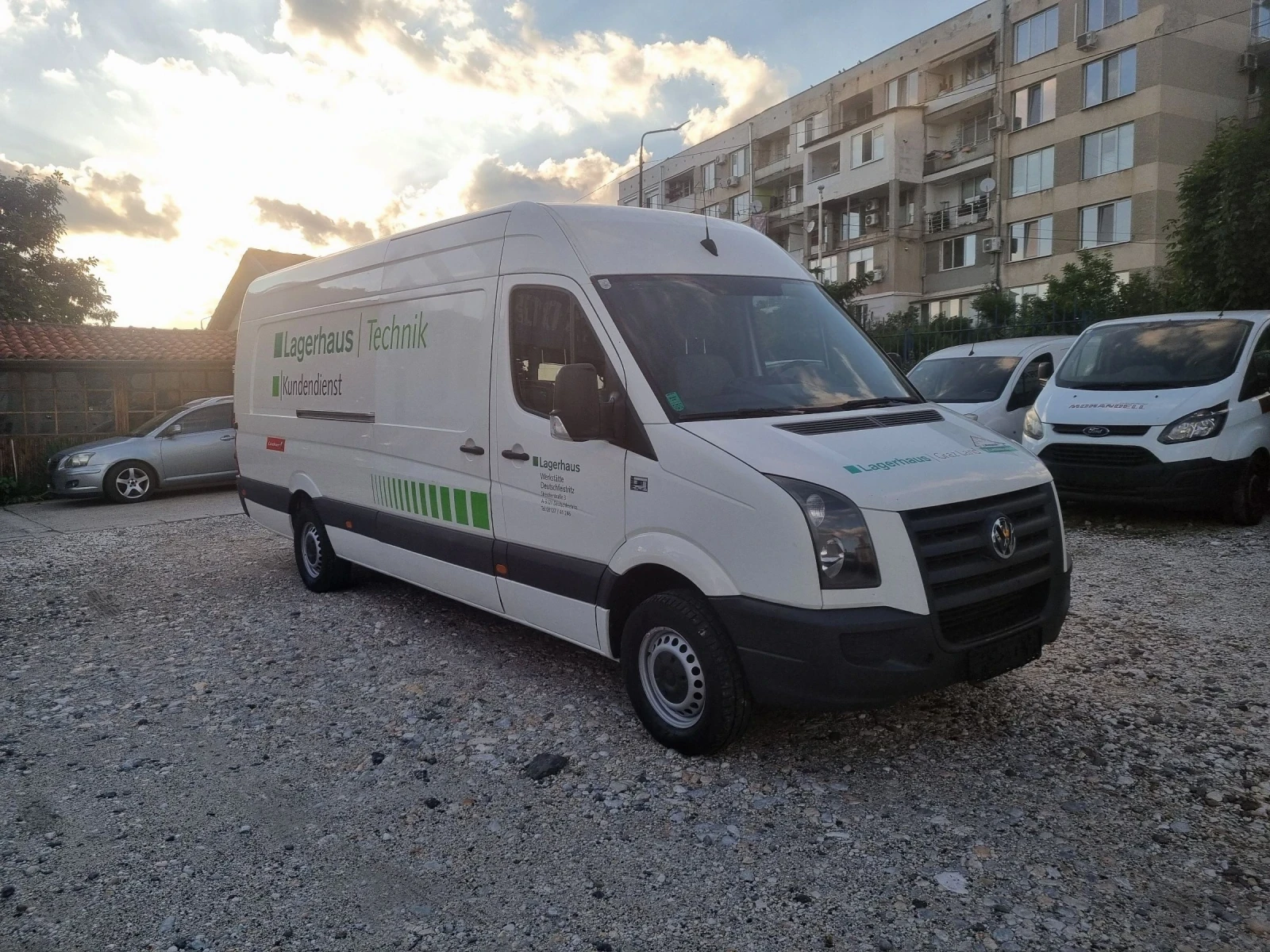 VW Crafter XXl, снимка 2 - Бусове и автобуси - 54839899