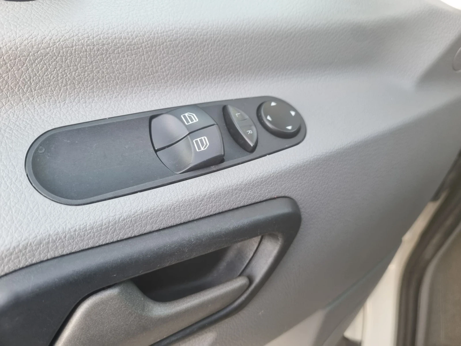 VW Crafter XXl, снимка 8 - Бусове и автобуси - 54839899