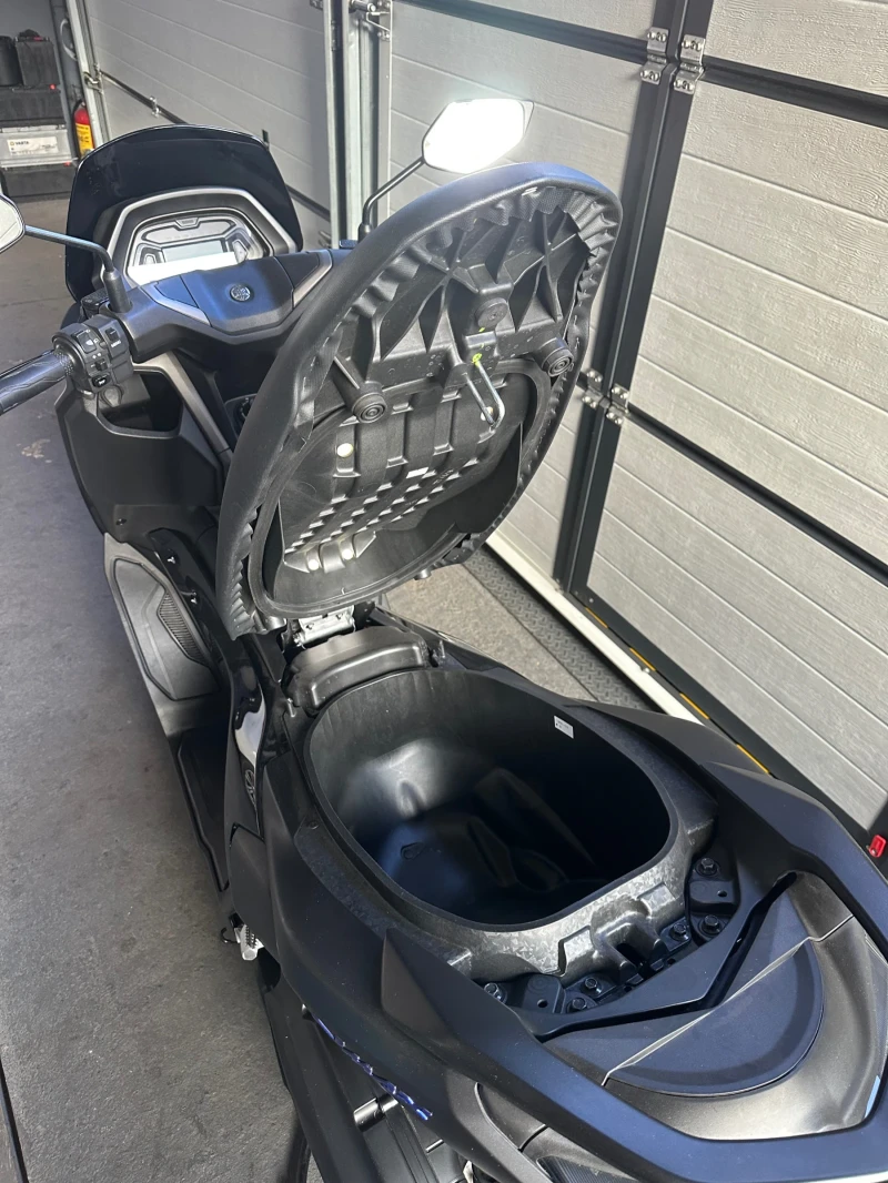 Yamaha NMAX, снимка 5 - Мотоциклети и мототехника - 53152636