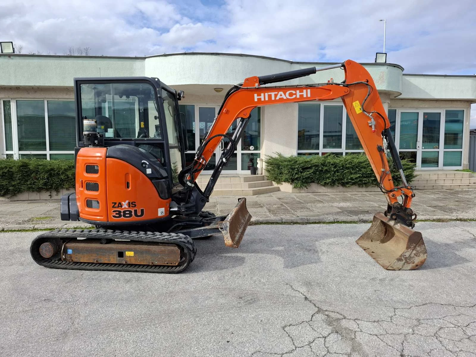 ����� Hitachi ZX 38U-5A, �������� , 3 ���� | Mobile.bg � ����������� 5