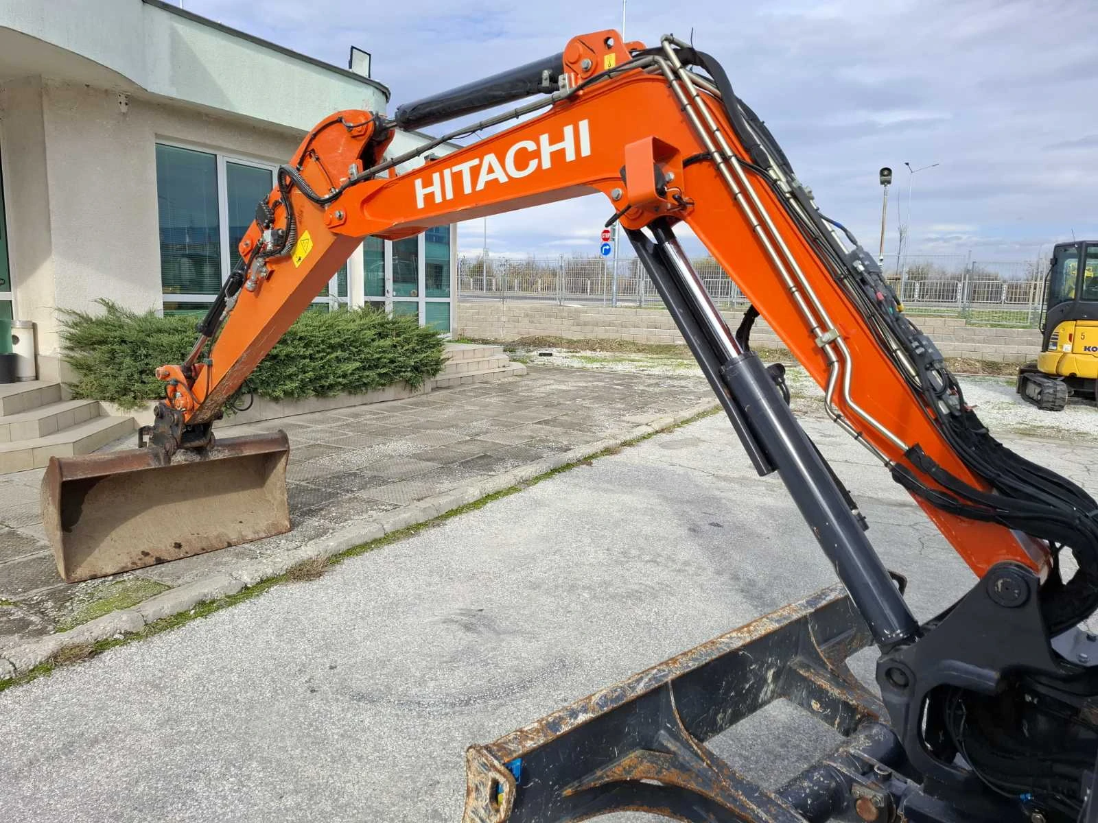 ����� Hitachi ZX 38U-5A, �������� , 3 ���� | Mobile.bg � ����������� 10