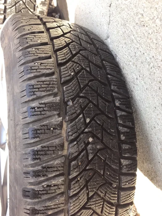 Гуми с джанти Dunlop 205/55R16, снимка 6 - Гуми и джанти - 56236957