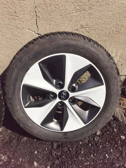 Гуми с джанти Dunlop 205/55R16, снимка 5 - Гуми и джанти - 56236957
