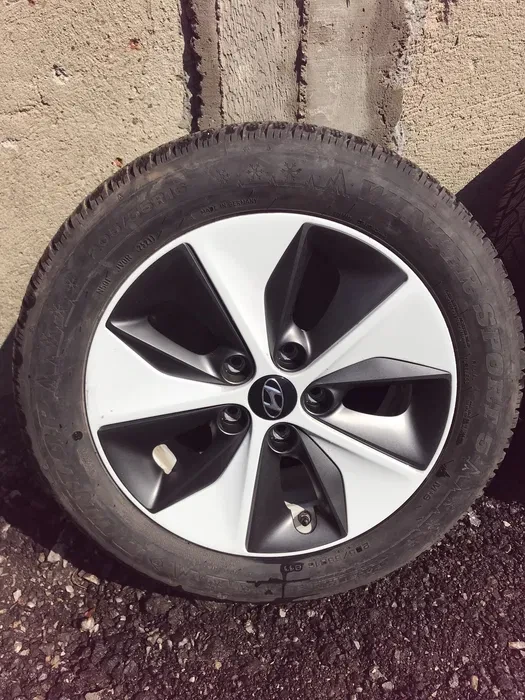 Гуми с джанти Dunlop 205/55R16, снимка 2 - Гуми и джанти - 56236957