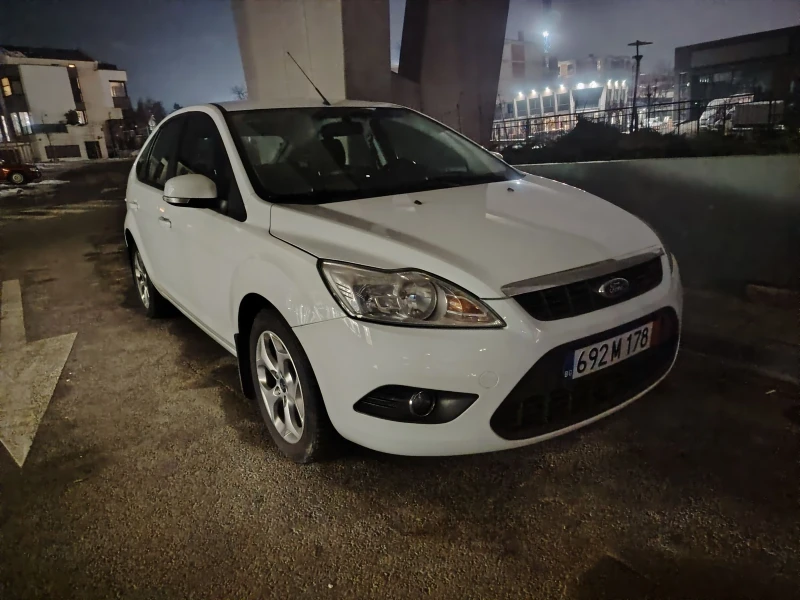 Ford Focus 1.6i/ Автопилот/Отличен, снимка 1 - Автомобили и джипове - 47052241