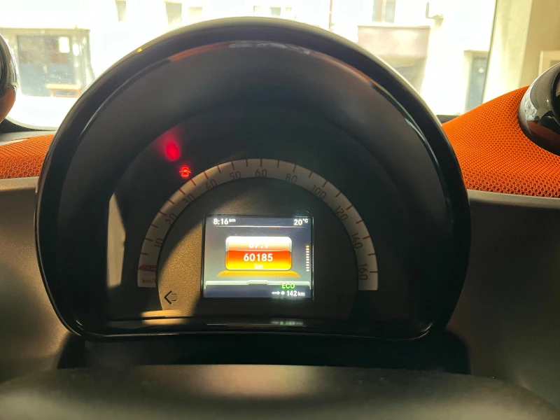 Smart Fortwo 22kw, 100-120km, нави, панорама, лед, снимка 12 - Автомобили и джипове - 45944595