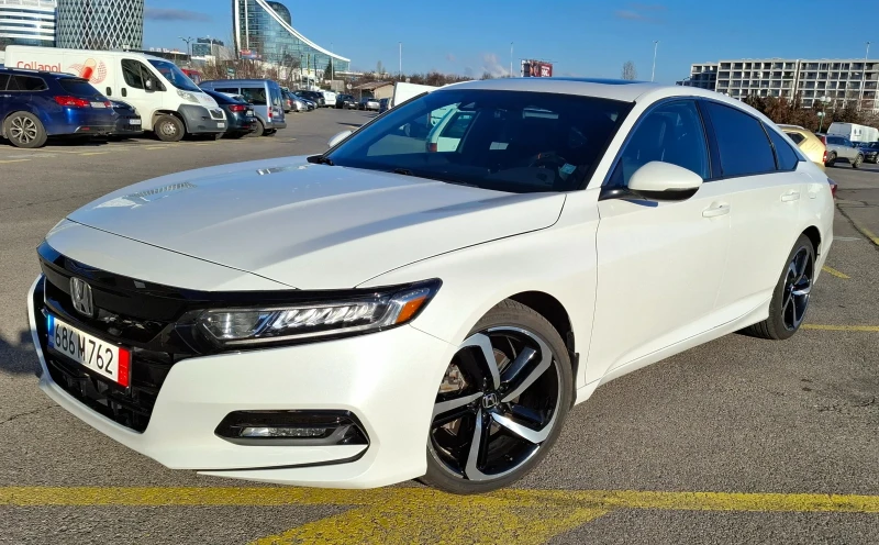 Honda Accord 1.5T SPORT 6MT, снимка 3 - Автомобили и джипове - 48439272