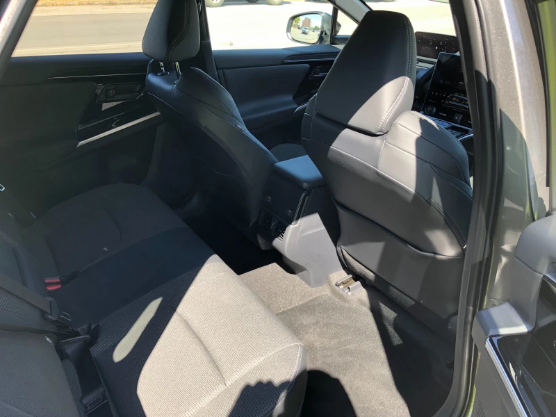 Toyota bZ4X Executive AWD, снимка 12 - Автомобили и джипове - 51567646