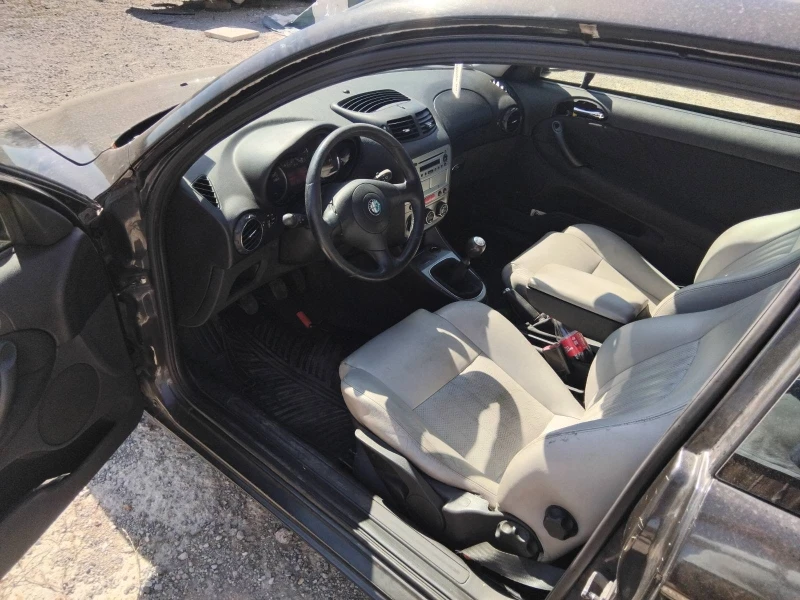 Alfa Romeo 147 1.9 JTD-120 коня климатик FACE LIFT, снимка 6 - Автомобили и джипове - 51824971
