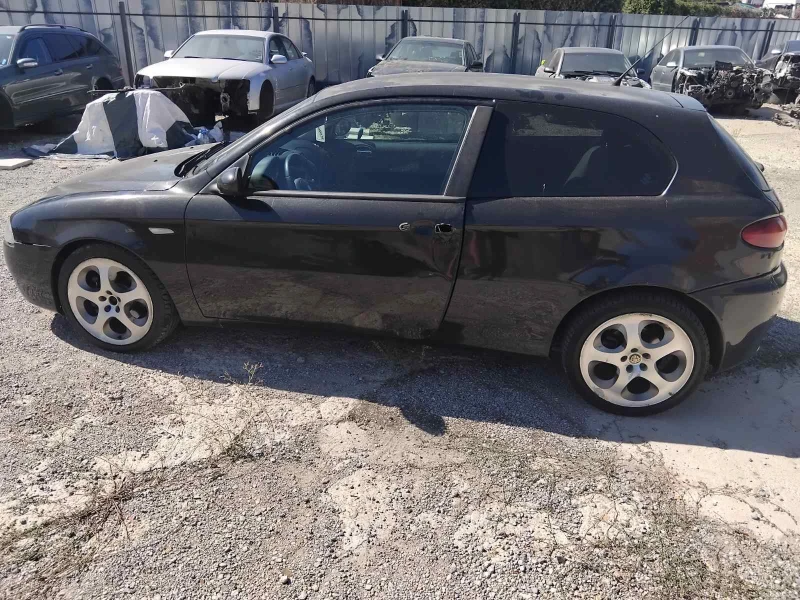 Alfa Romeo 147 1.9 JTD-120 коня климатик FACE LIFT, снимка 3 - Автомобили и джипове - 51824971