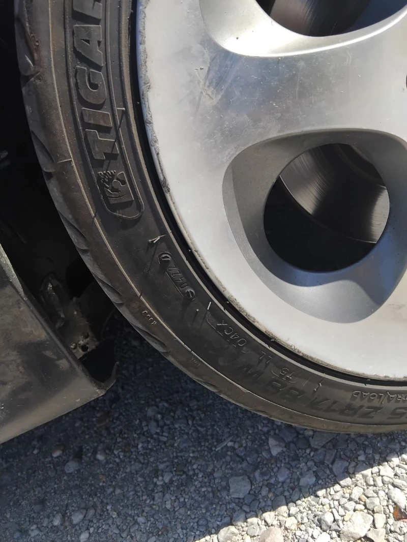 Alfa Romeo 147 1.9 JTD-120 коня климатик FACE LIFT, снимка 5 - Автомобили и джипове - 51824971