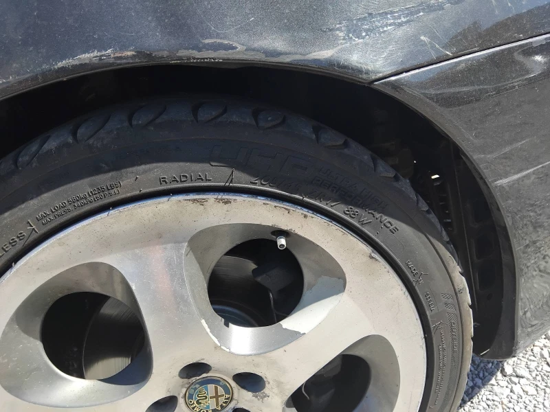 Alfa Romeo 147 1.9 JTD-120 коня климатик FACE LIFT, снимка 15 - Автомобили и джипове - 51824971