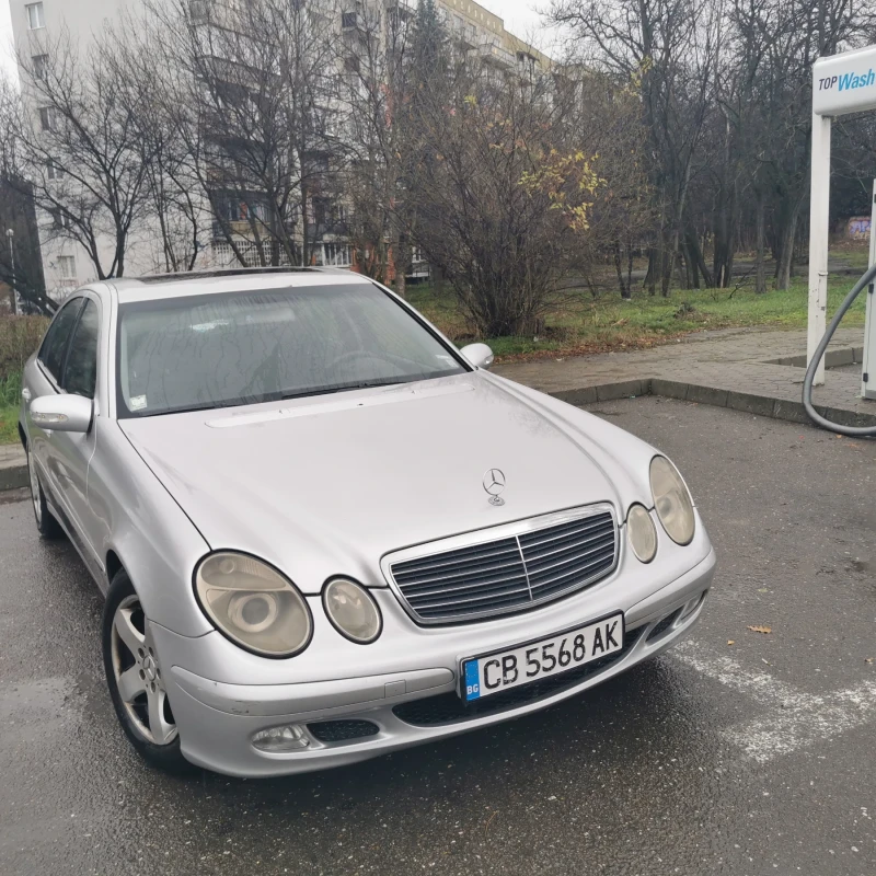 Mercedes-Benz E 220, снимка 3 - Автомобили и джипове - 52892413