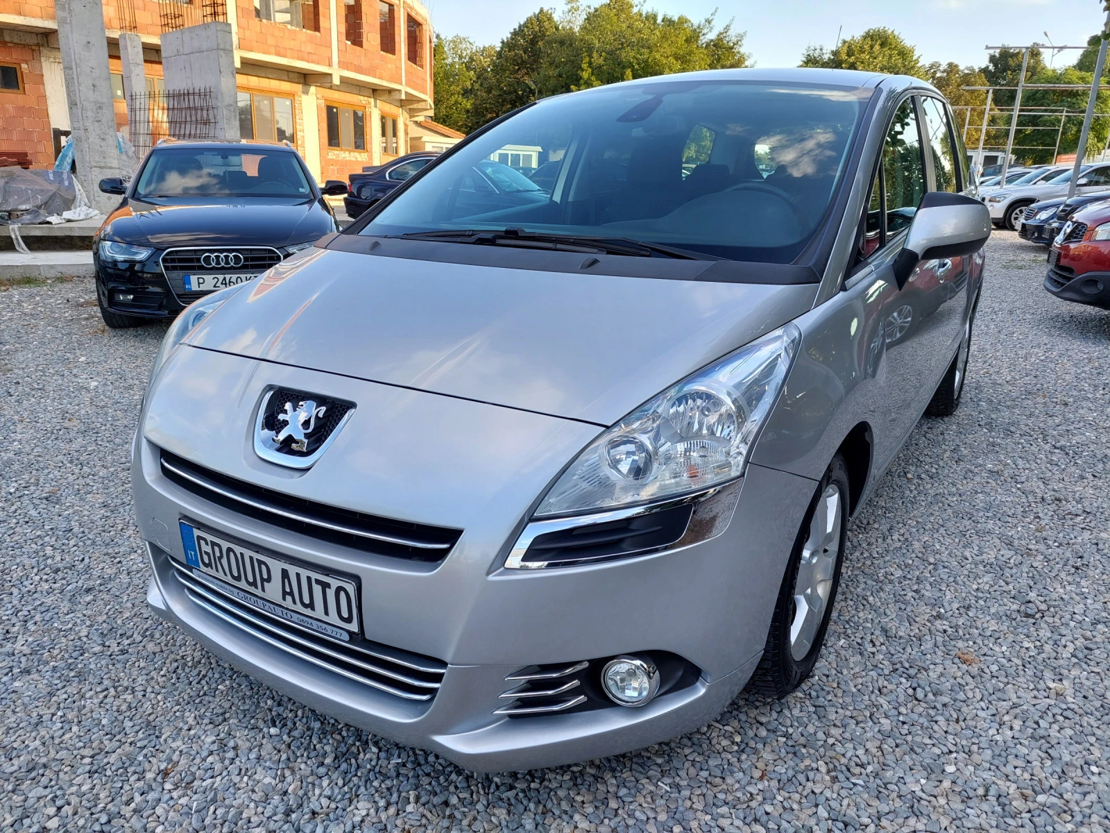 Peugeot 5008 1.6E-HDI-112к.с/6-СКОРОСТИ/КЛИМАТРОНИК/ПАРКТРОНИК! - изображение 3