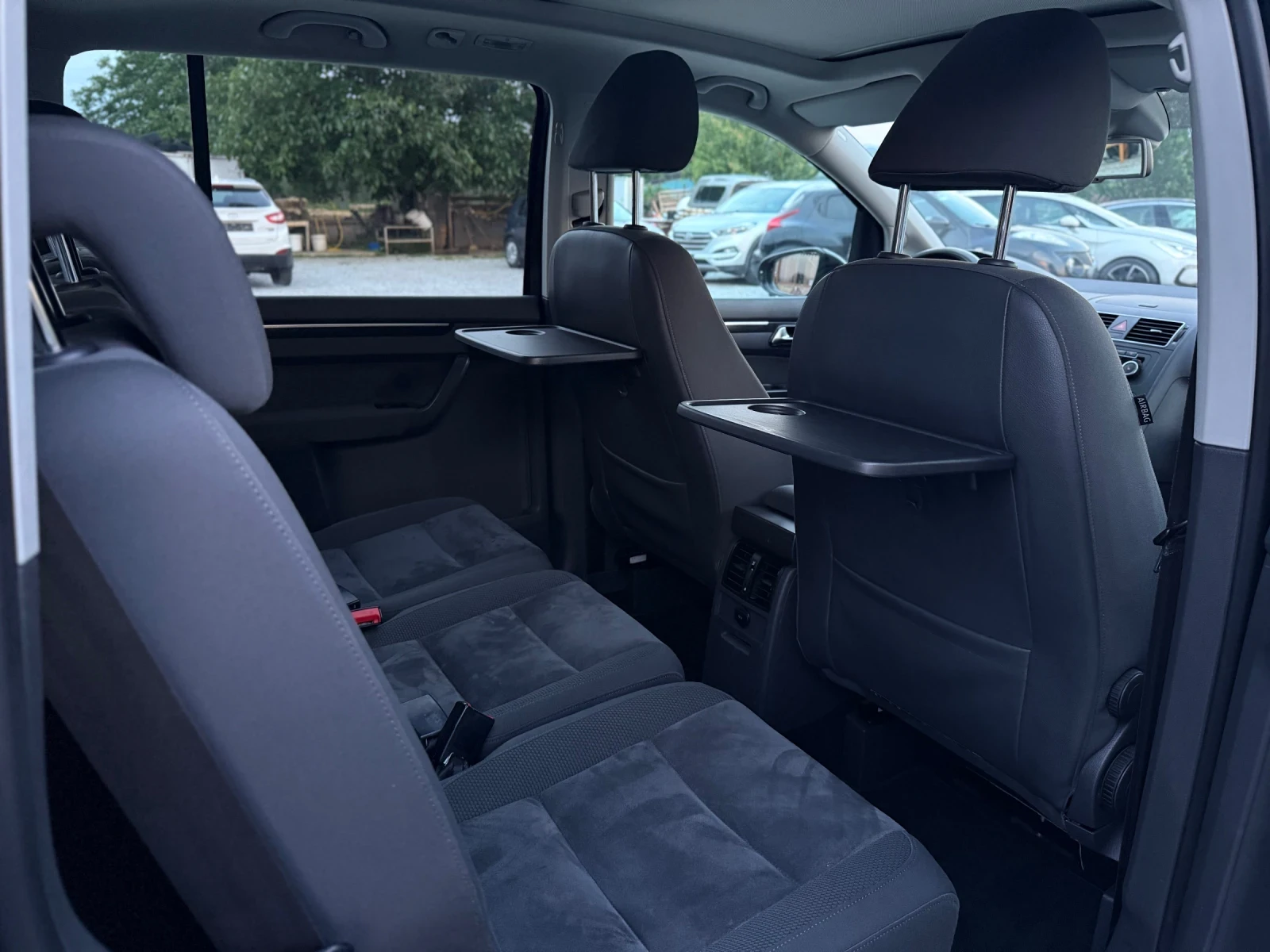 VW Touran 2.0TDi Highline АЛКАНТАРА ПАНО ПОДГРЕВ  - изображение 8
