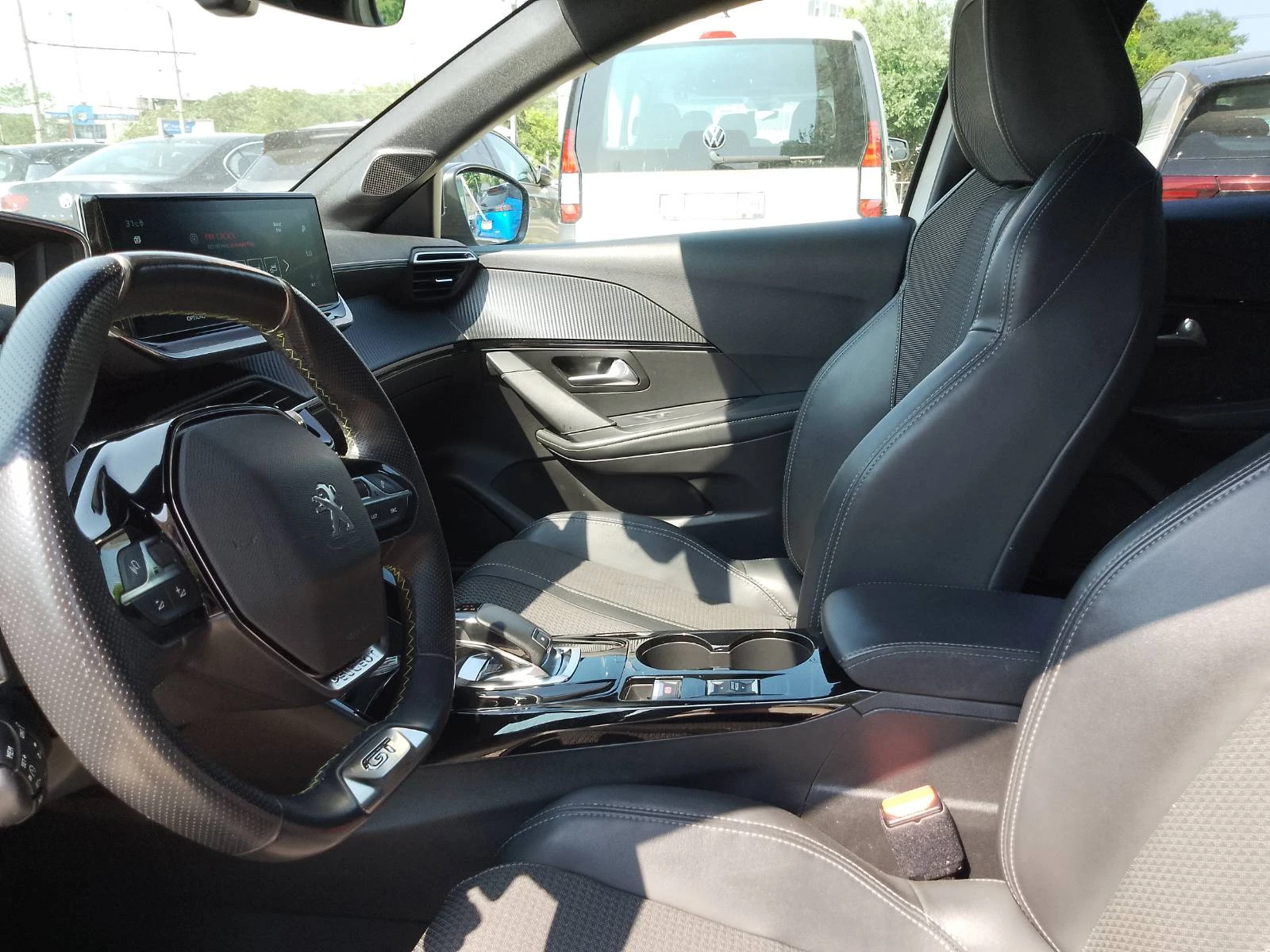 Peugeot 208 GT - изображение 10