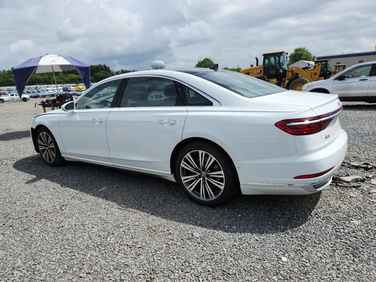 Audi A8 LONG - изображение 2