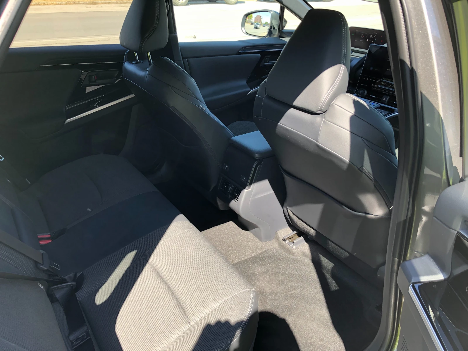 Toyota bZ4X Executive AWD | Mobile.bg   12