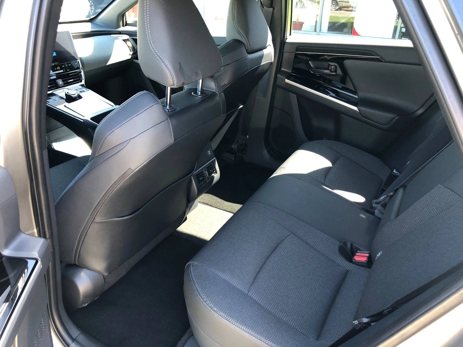 Toyota bZ4X Executive AWD | Mobile.bg   11