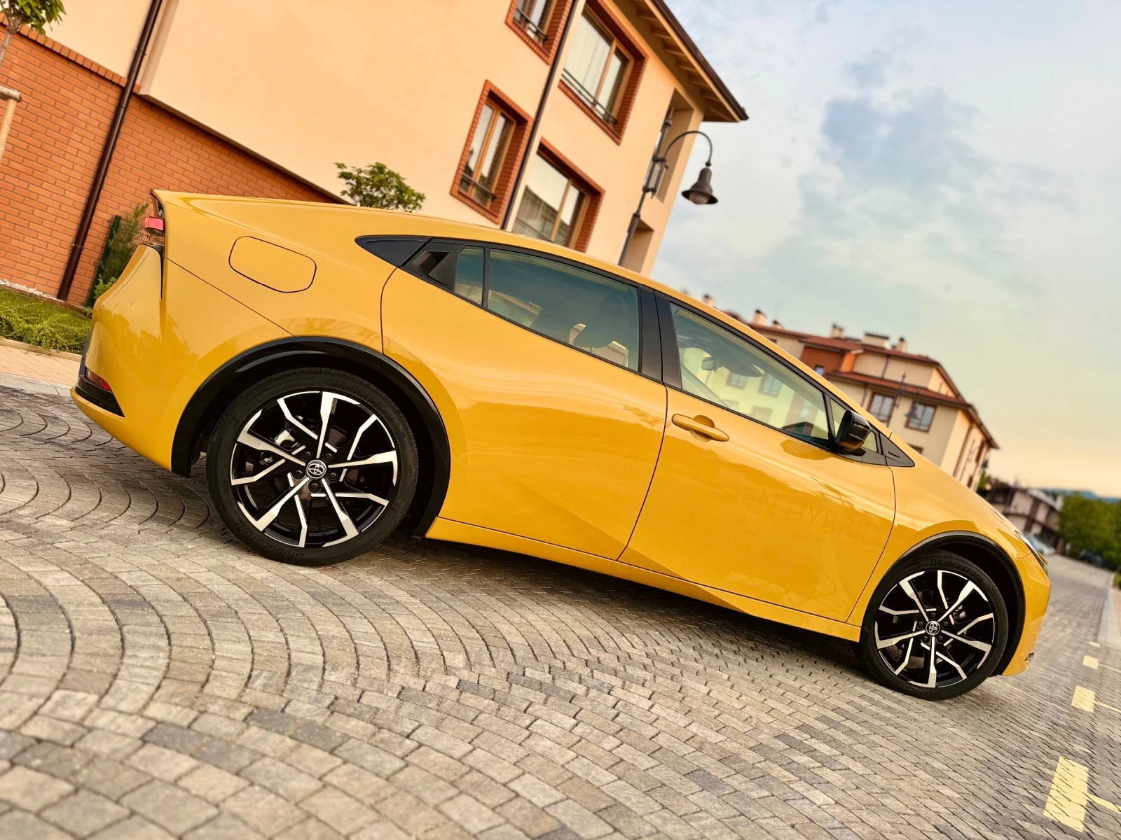 Toyota Prius  = 10 Години Гаранция = Пълна сервизна история =  - изображение 7