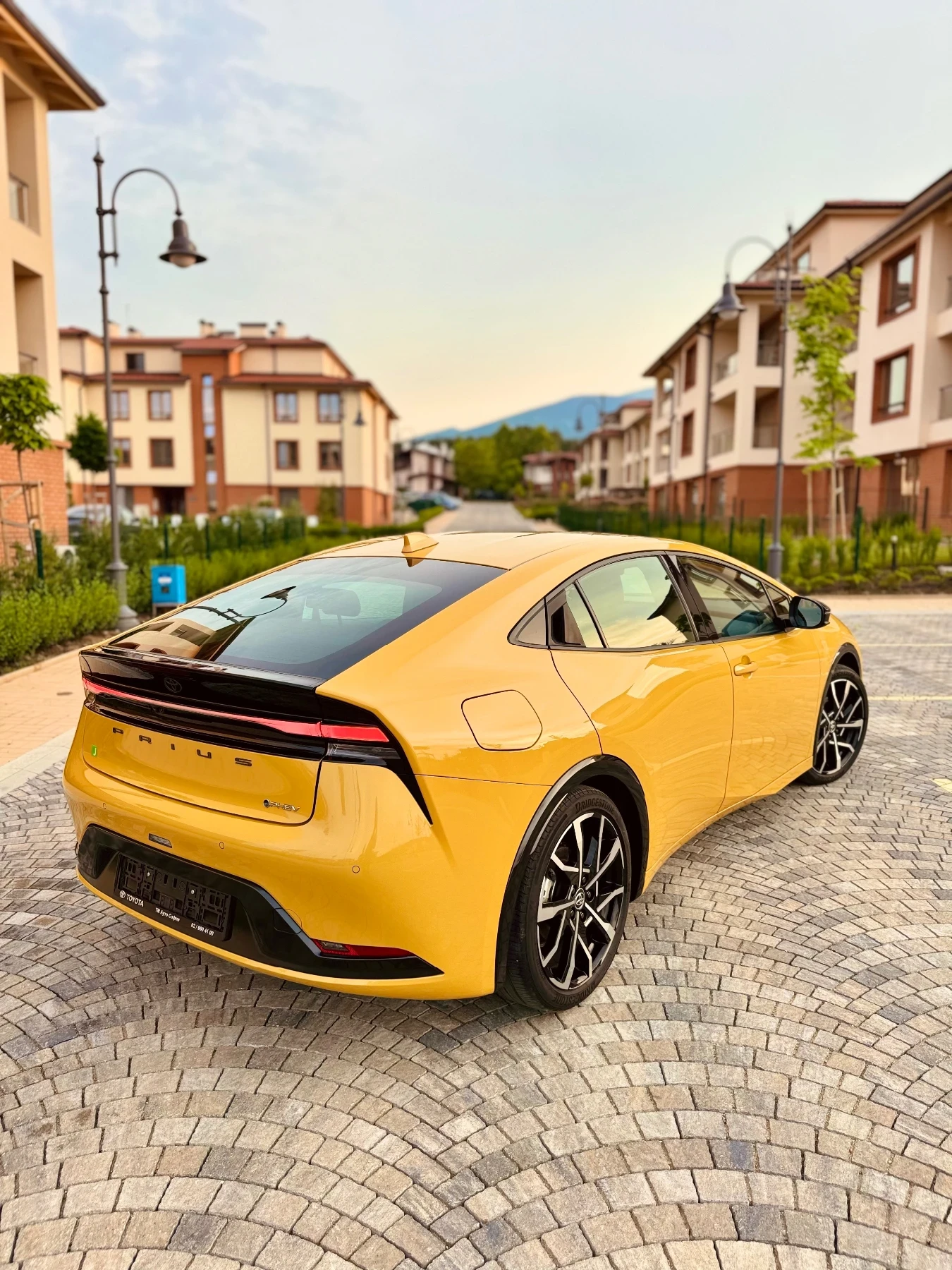 Toyota Prius  = 10 Години Гаранция = Пълна сервизна история =  - изображение 4