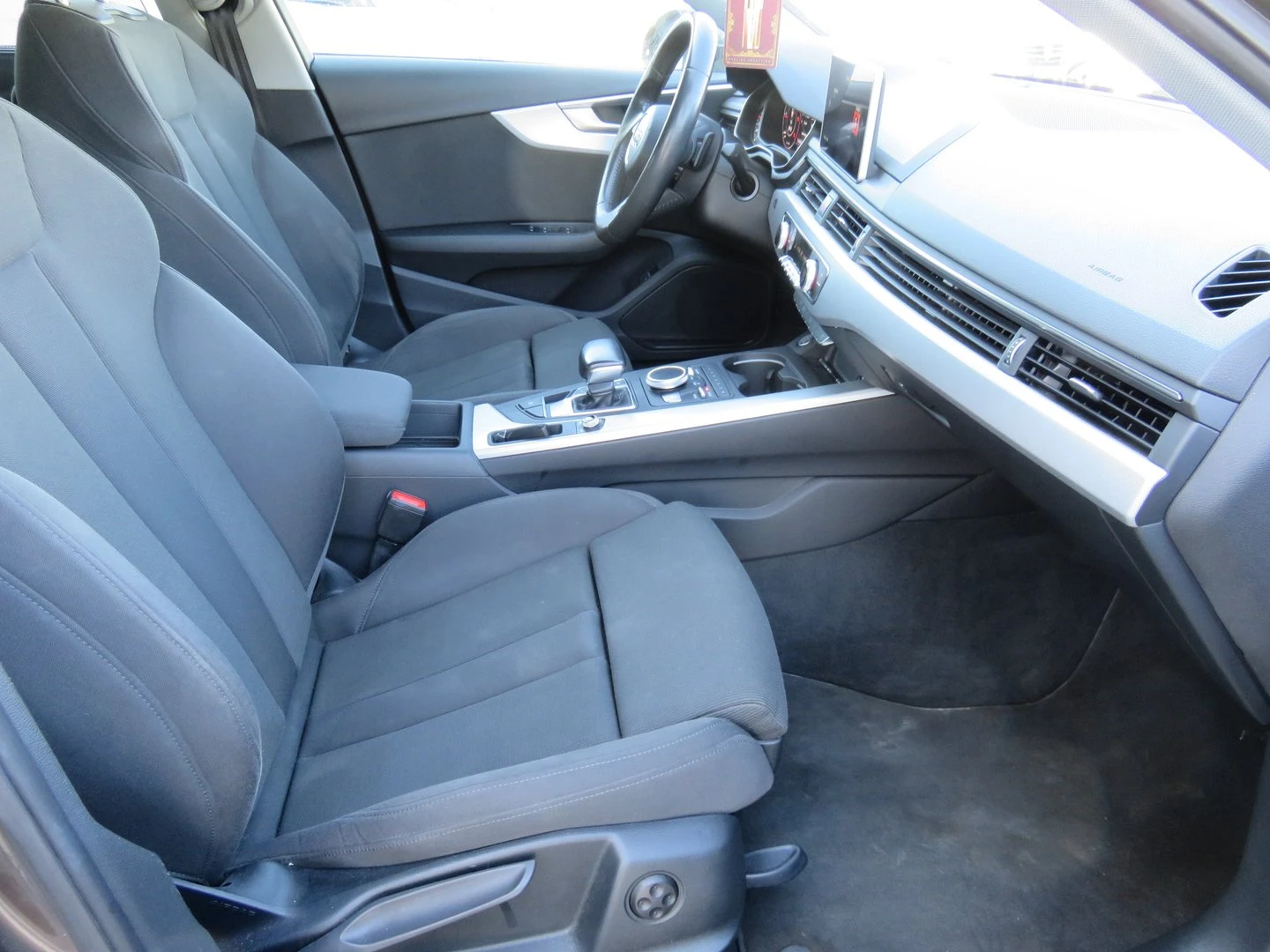 Audi A4 Sport 2.0 TDI - изображение 5