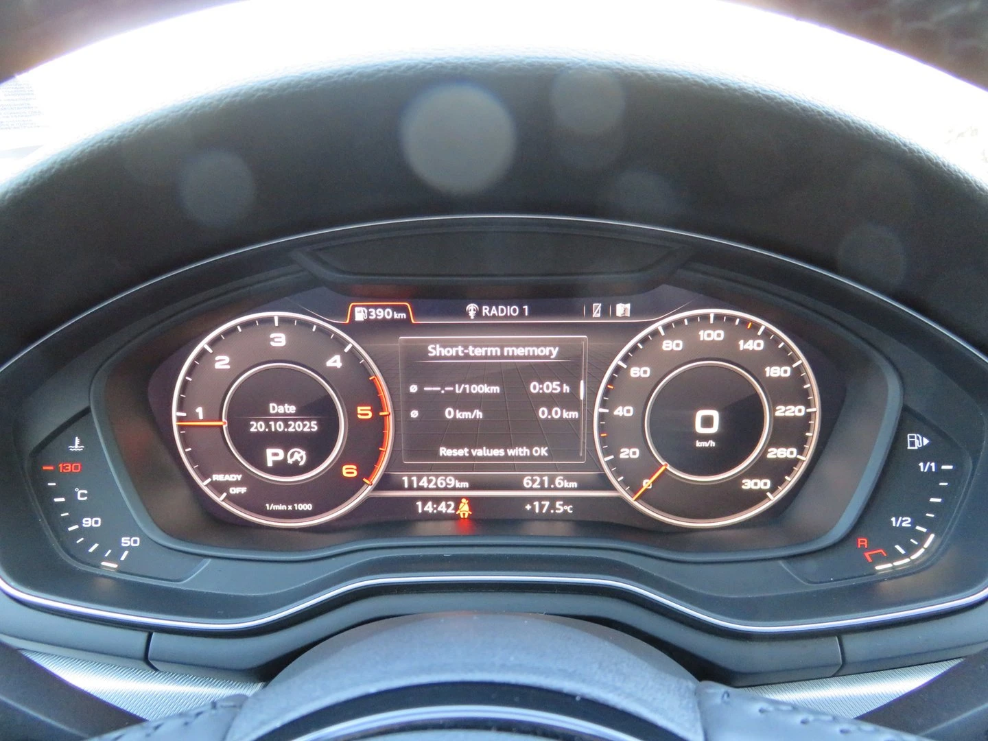 Audi A4 Sport 2.0 TDI - изображение 8