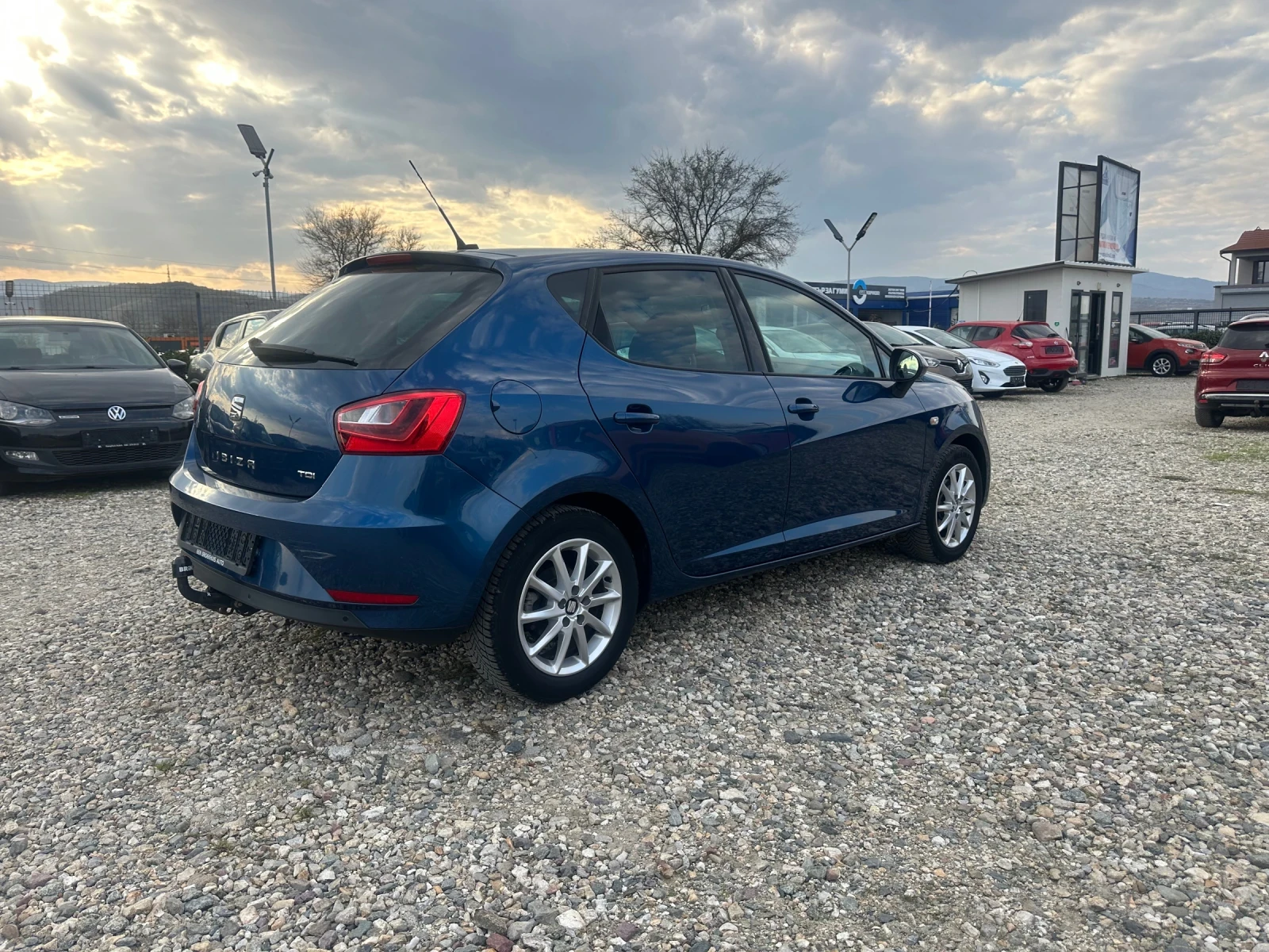 Seat Ibiza, снимка 4 - Автомобили и джипове - 53878453