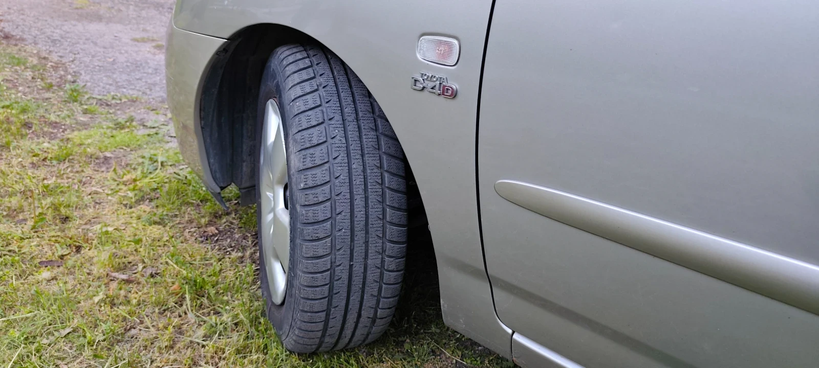 Toyota Corolla verso D4D , снимка 9 - Автомобили и джипове - 54320379