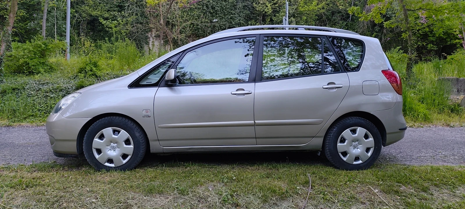 Toyota Corolla verso D4D , снимка 6 - Автомобили и джипове - 54320379