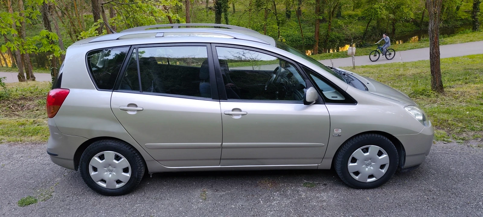 Toyota Corolla verso D4D , снимка 5 - Автомобили и джипове - 54320379