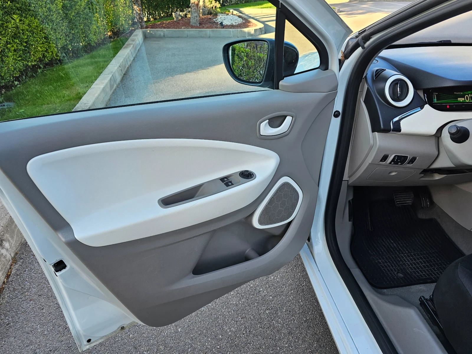 Renault Zoe ������ ���� ���� ������� �������� ������. | Mobile.bg � ����������� 8