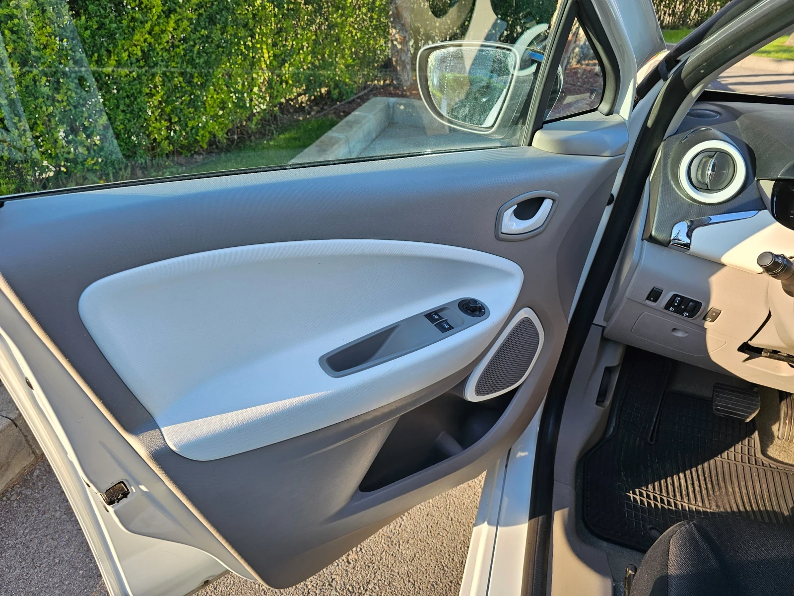 Renault Zoe ������ ���� ���� ������� �������� ������. | Mobile.bg � ����������� 7