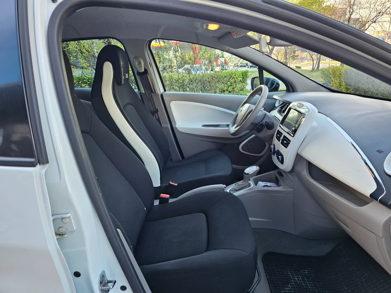 Renault Zoe ������ ���� ���� ������� �������� ������. | Mobile.bg � ����������� 11