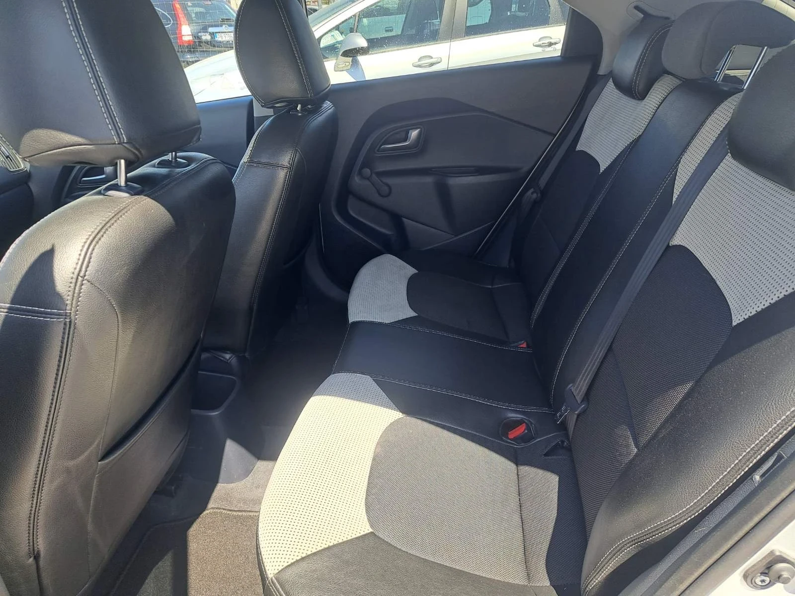 Kia Rio 1, 4 ШВЕЙЦАРИЯ , снимка 10 - Автомобили и джипове - 54340574