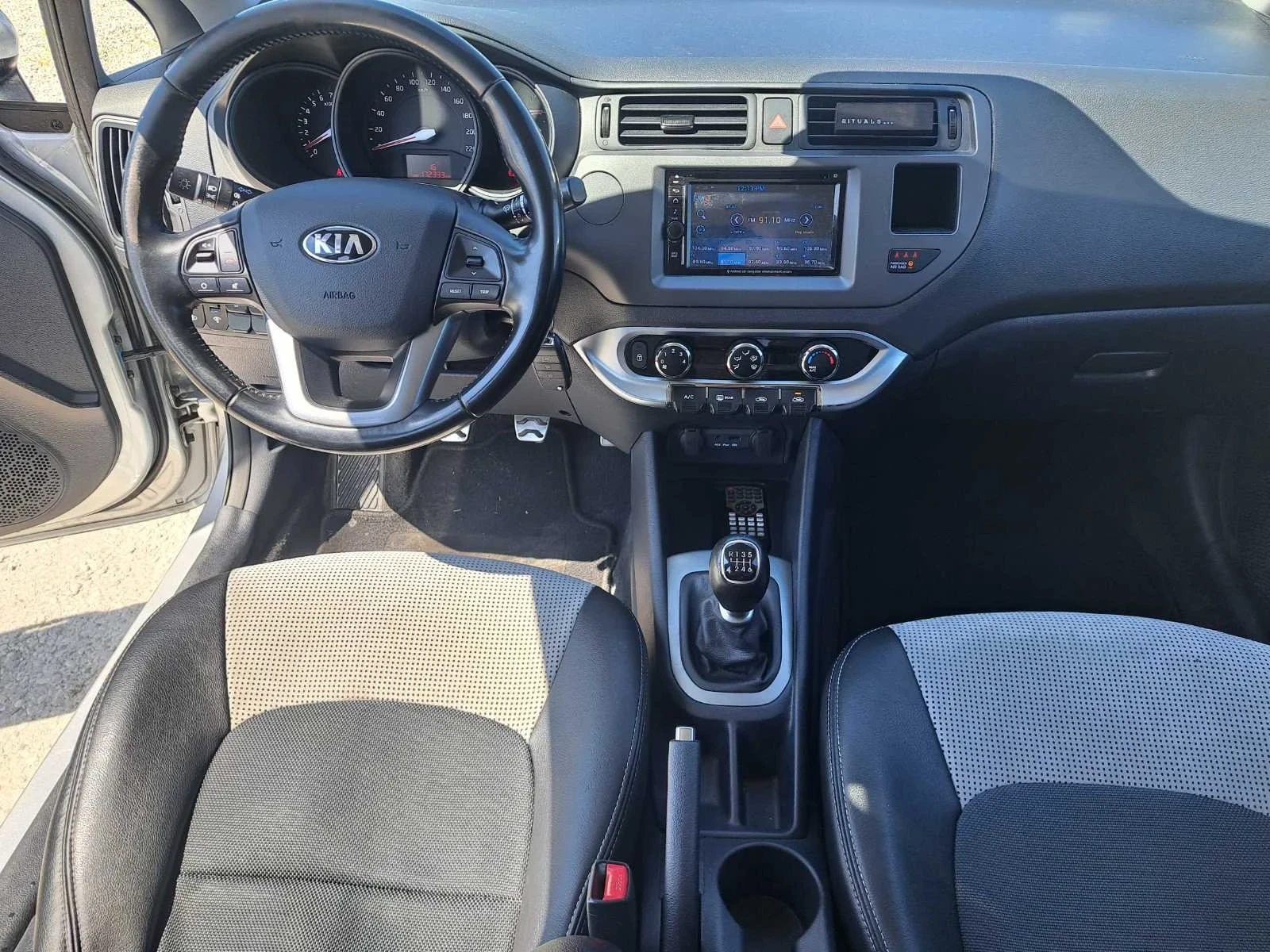 Kia Rio 1, 4 ШВЕЙЦАРИЯ , снимка 9 - Автомобили и джипове - 54340574