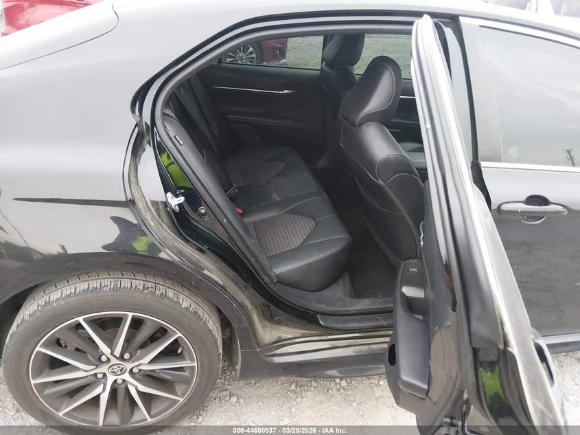 Toyota Camry 2.5l Se, снимка 8 - Автомобили и джипове - 54568784