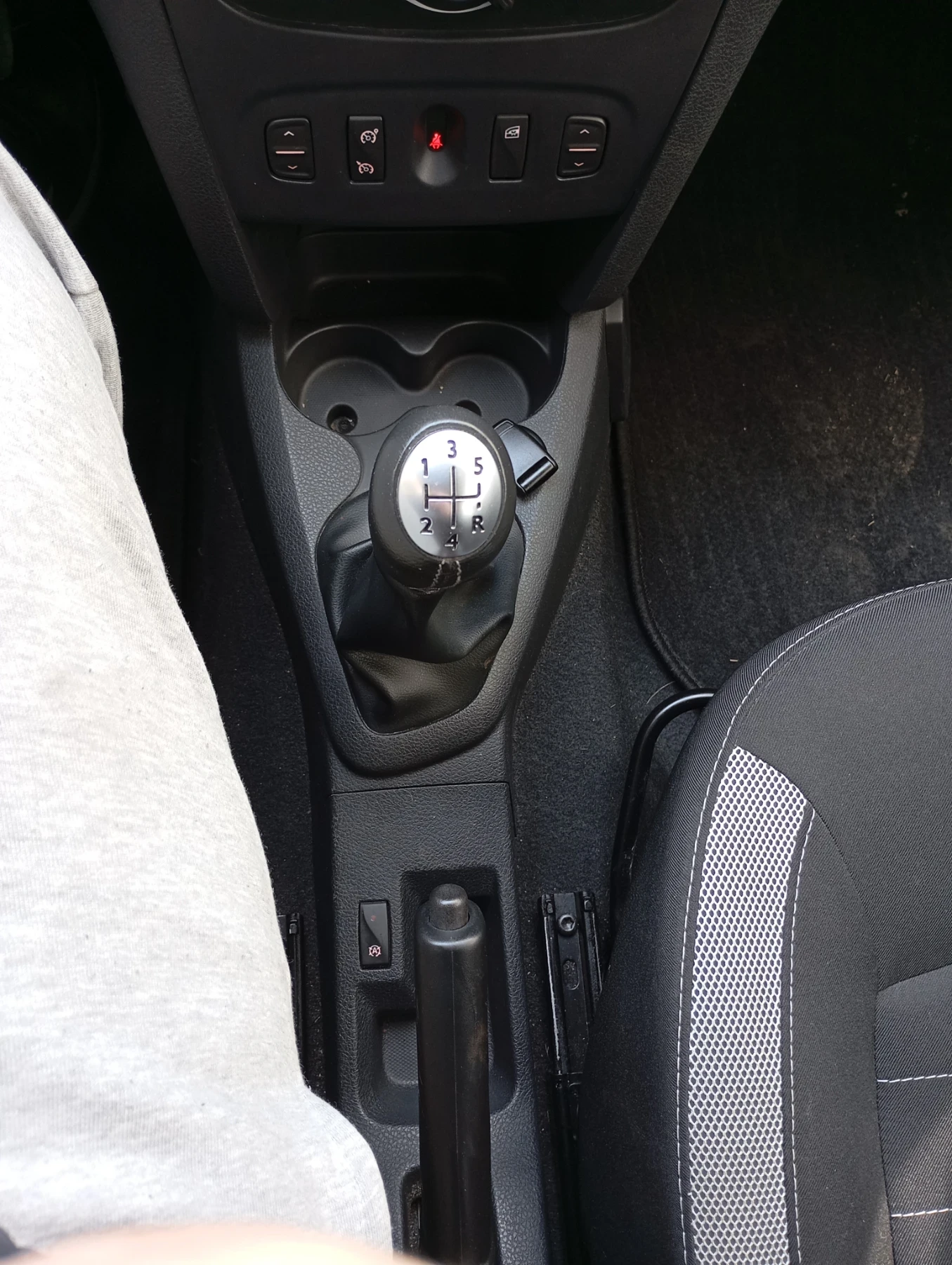 Dacia Logan TURBO Benzin 16v STEPWAY , снимка 6 - Автомобили и джипове - 54714783