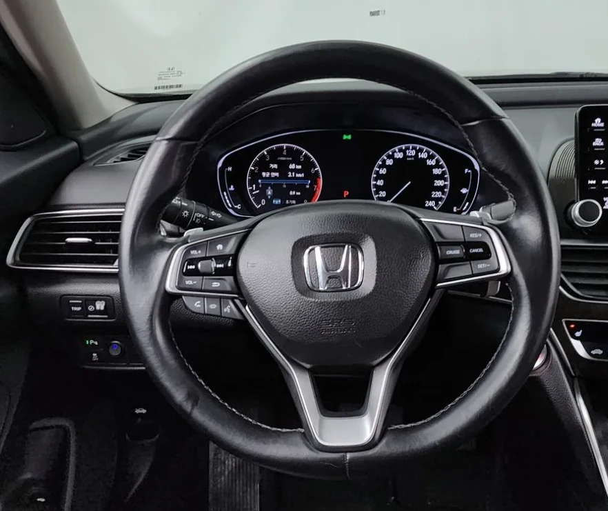 Honda Accord 1.5Т Бензин, снимка 4 - Автомобили и джипове - 55097318