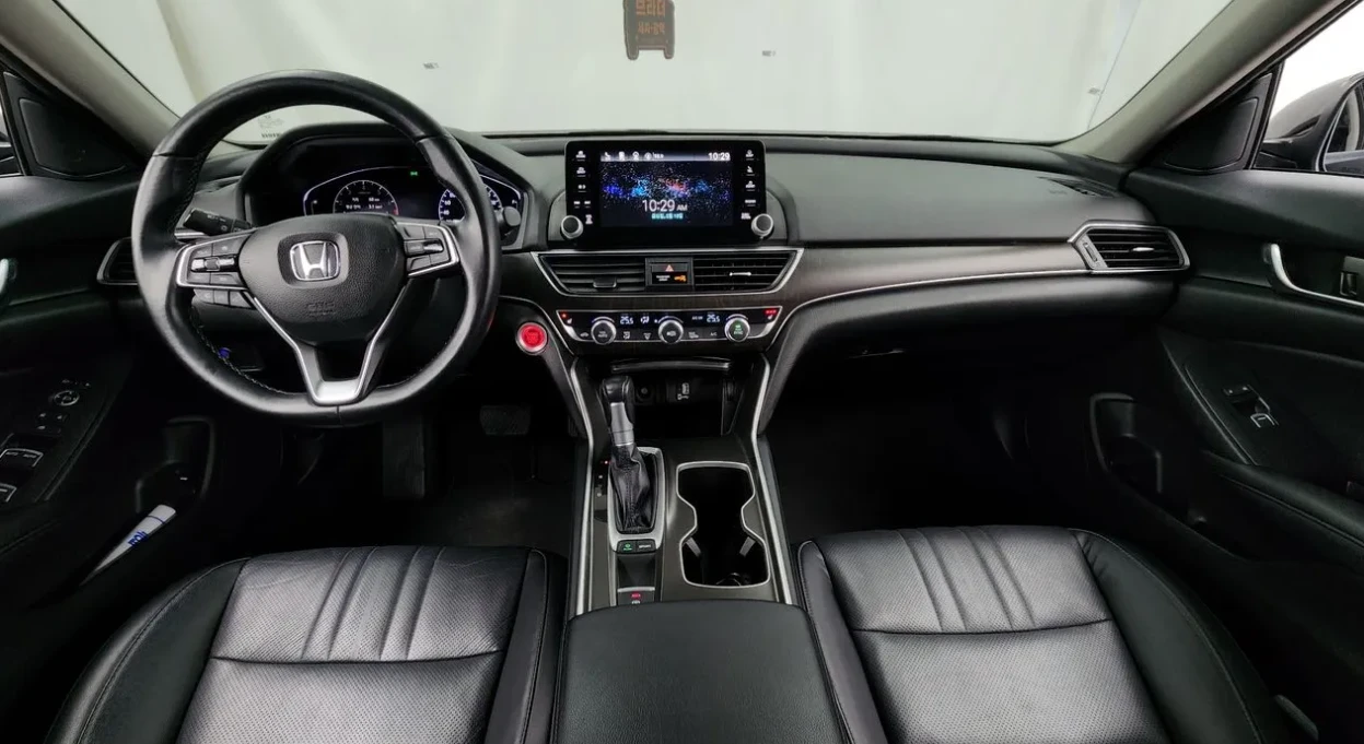Honda Accord 1.5Т Бензин, снимка 3 - Автомобили и джипове - 55097318