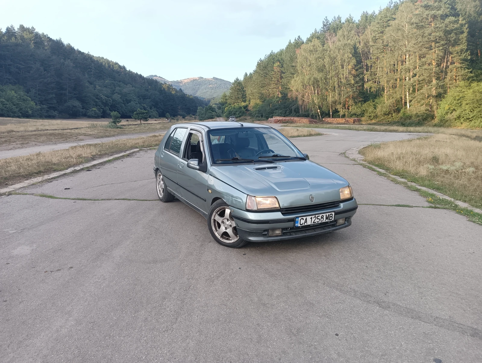 Renault Clio 1.8, 8v, Baccara