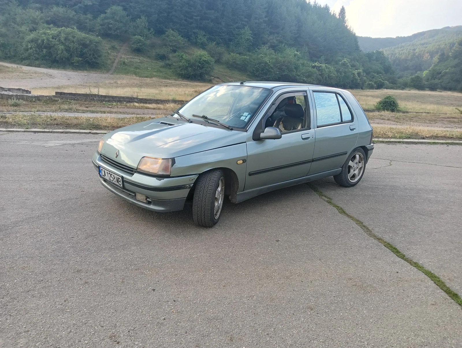 Renault Clio 1.8, 8v, Baccara, снимка 3 - Автомобили и джипове - 55327101