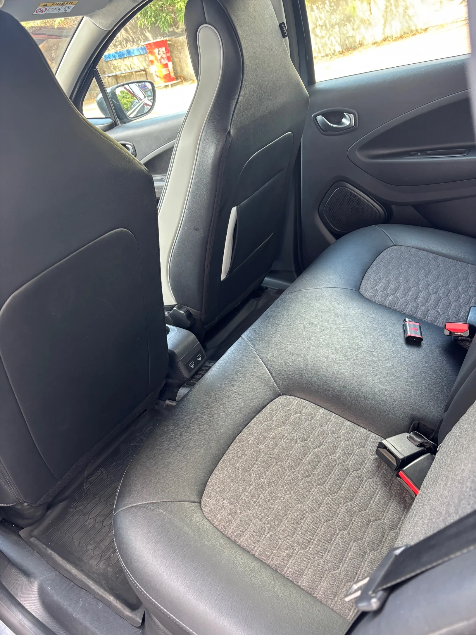 Renault Zoe CCS, снимка 17 - Автомобили и джипове - 55671589