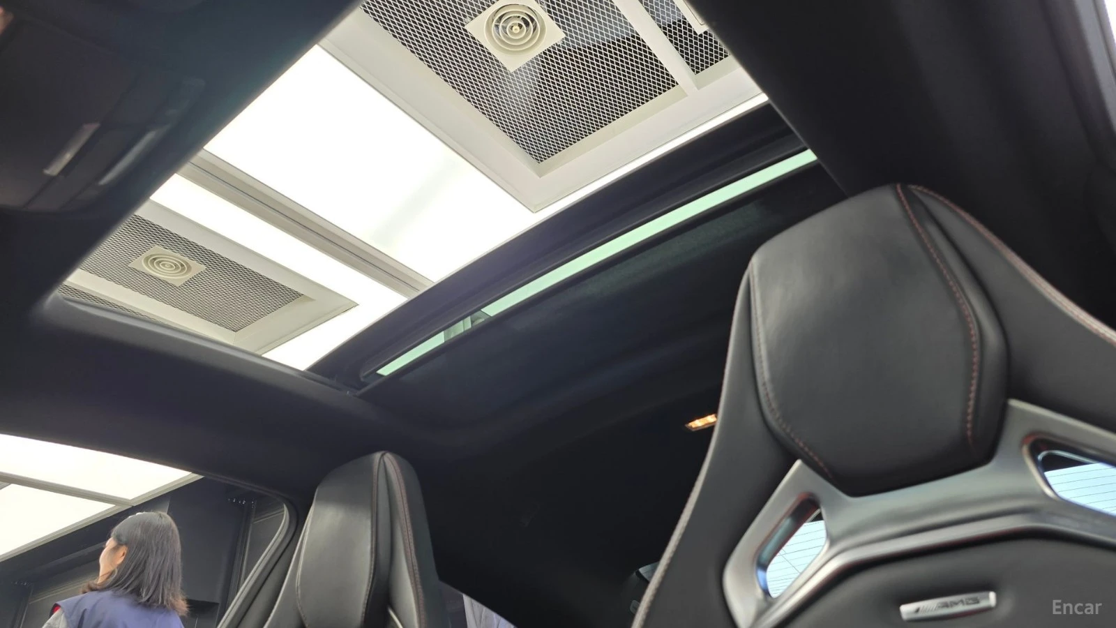 Mercedes-Benz C 63 AMG КОЖА* ПОДГРЕВ* BURMASTER* PANO* 360, снимка 17 - Автомобили и джипове - 55675315