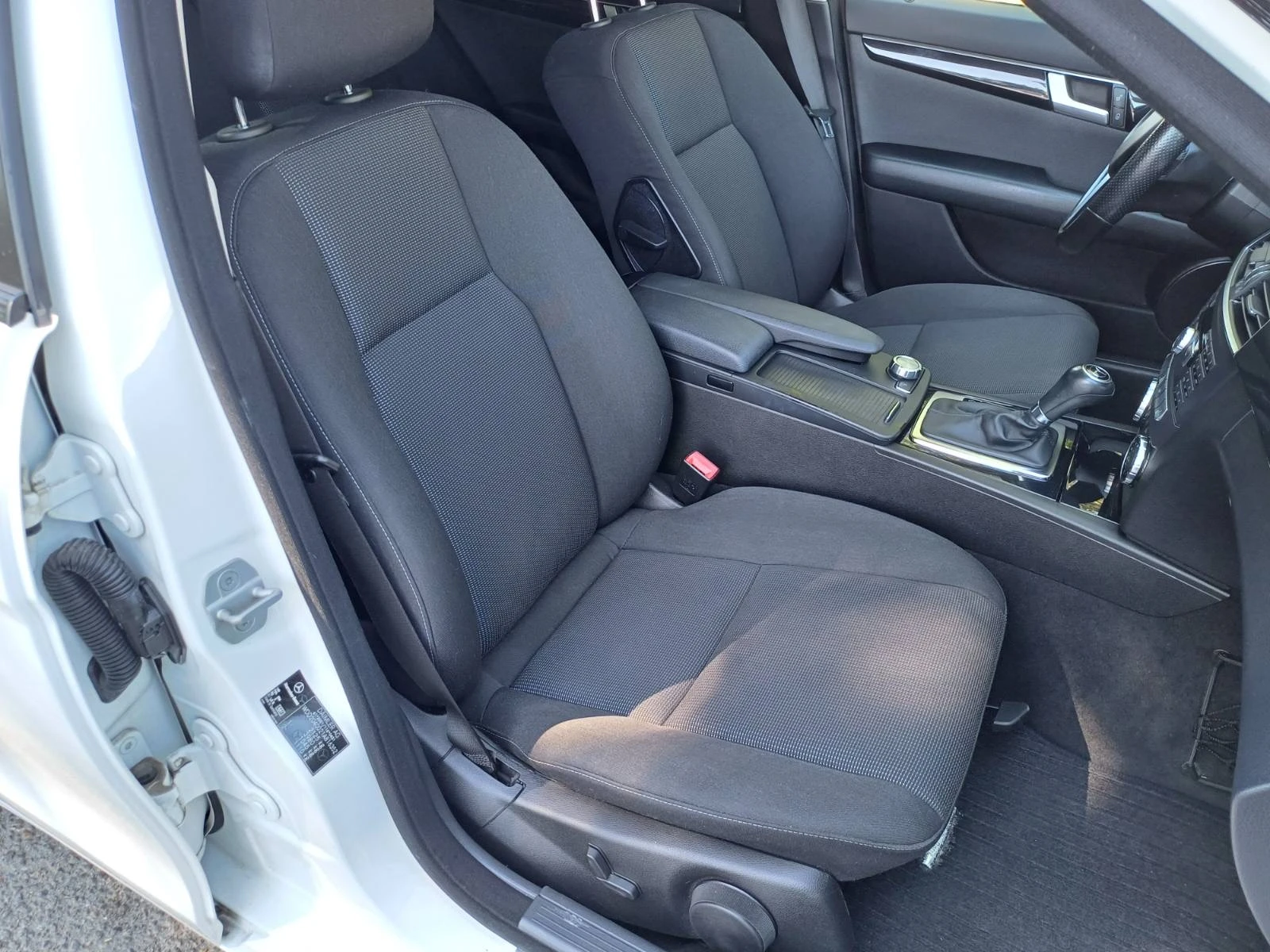 Mercedes-Benz C 220 CDI Classic BlueEfficiency, снимка 14 - Автомобили и джипове - 56072596