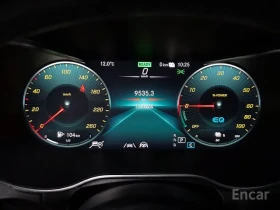 Mercedes-Benz GLC 300 E4MATIC, снимка 8