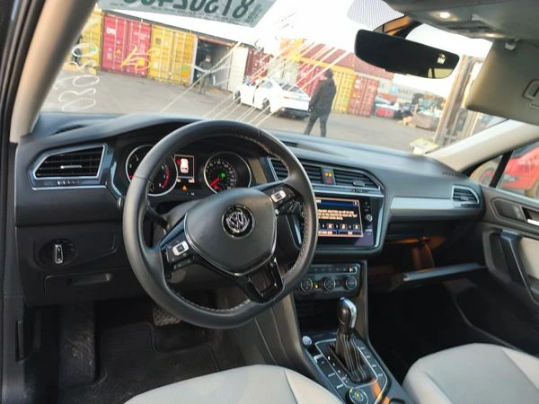 VW Tiguan, снимка 9 - Автомобили и джипове - 53032298